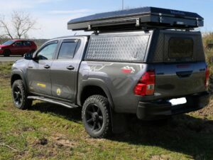 ALU-CAB HARDTOP ADVENTURE TOYOTA HILUX 2016+ DOPPELKABINE SCHWARZ/ GERIFFELT